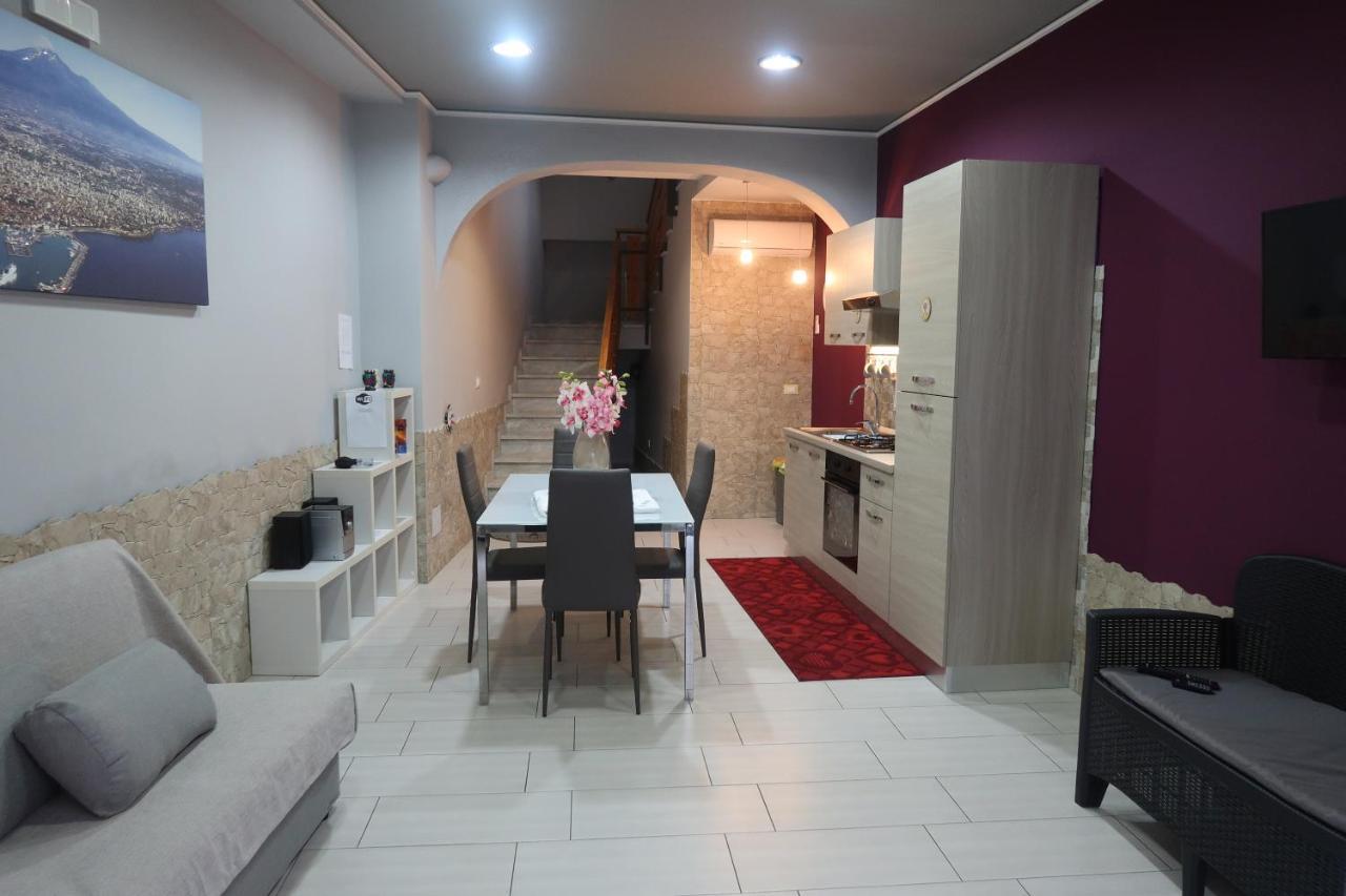 Casa Vacanze Mongibello Nicolosi Bagian luar foto